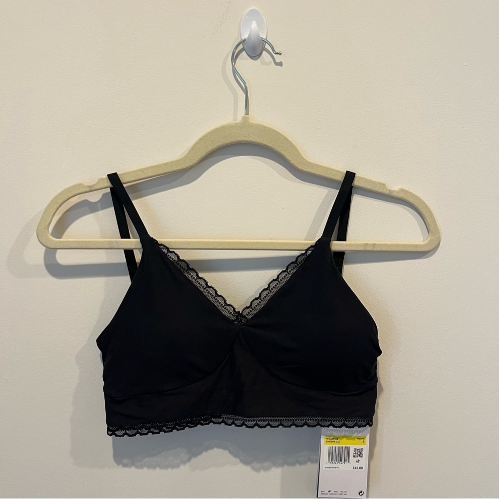 NWT Nike Indy Bra with Lace Trim